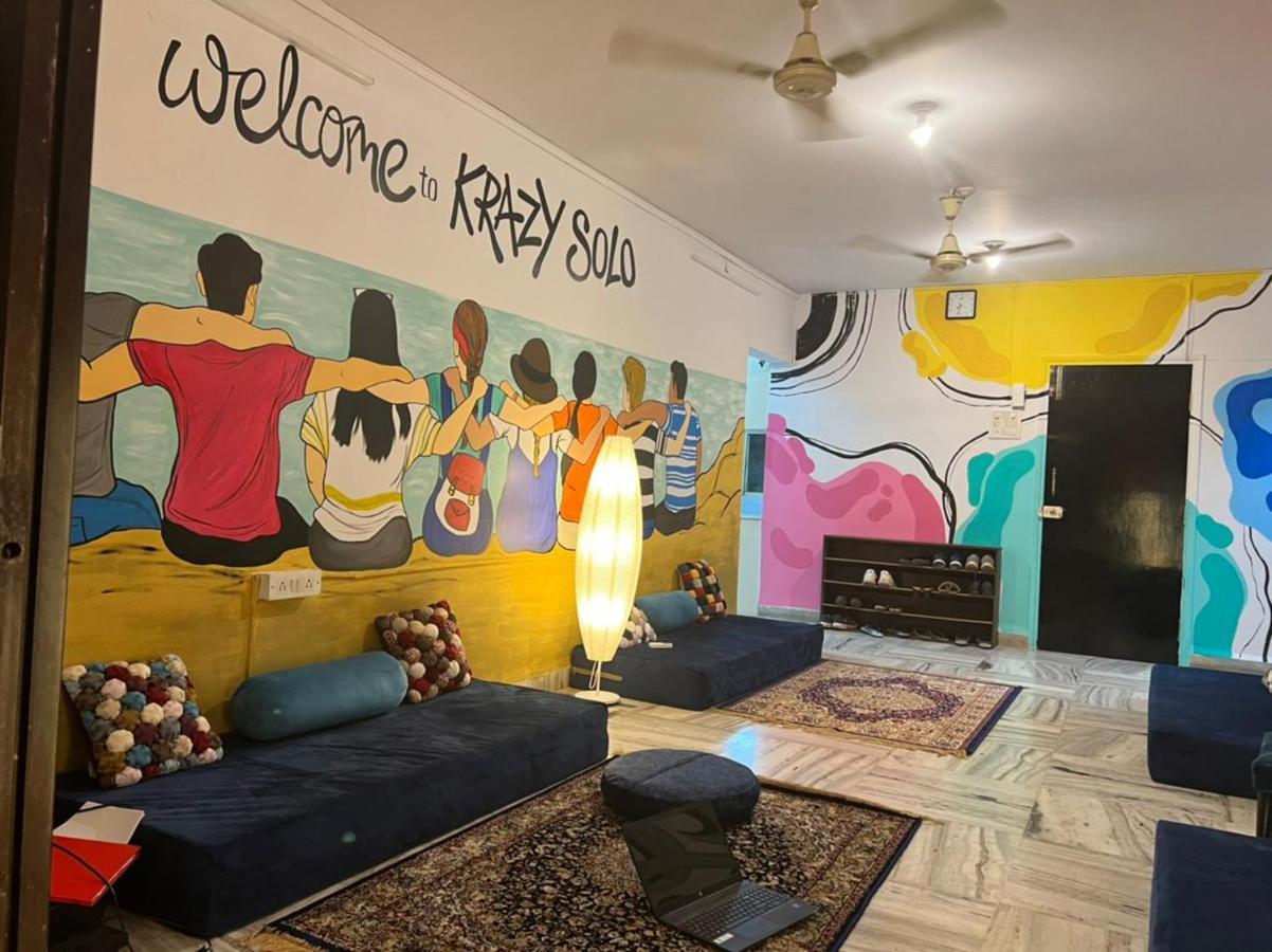 Krazy Solo Hostel Мумбаи Экстерьер фото
