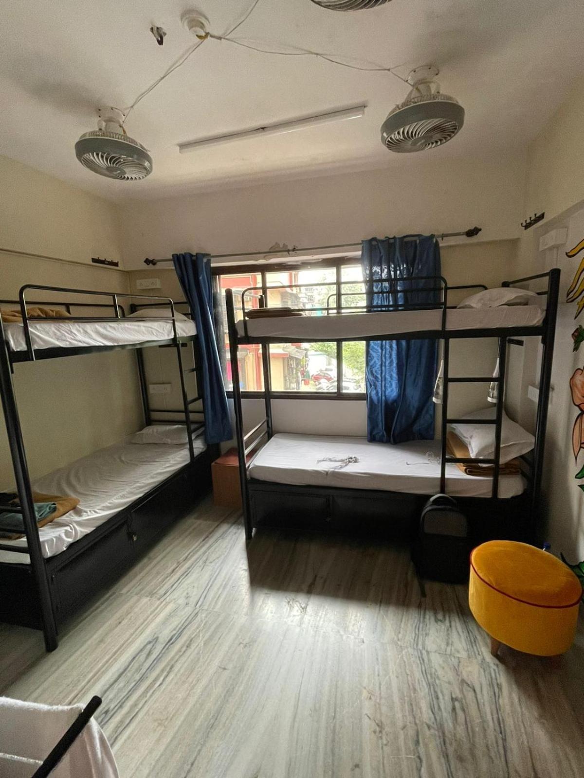 Krazy Solo Hostel Мумбаи Экстерьер фото