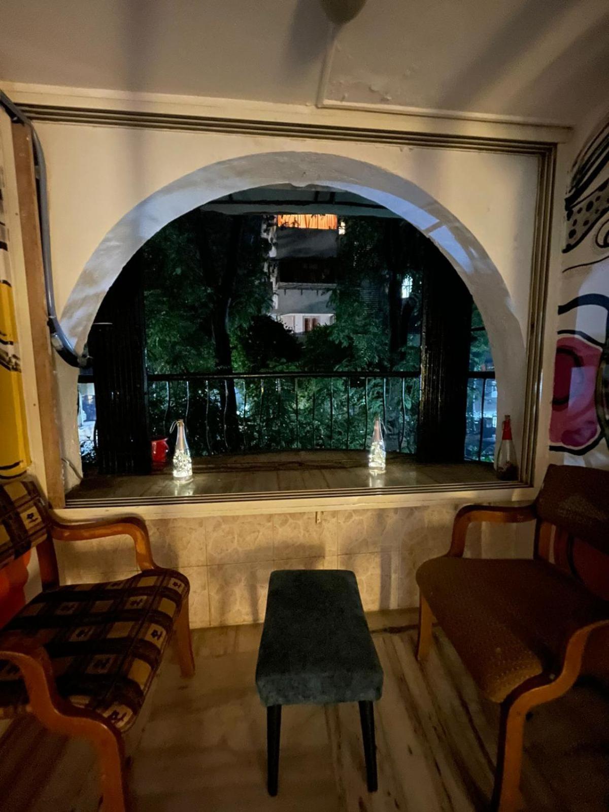 Krazy Solo Hostel Мумбаи Экстерьер фото